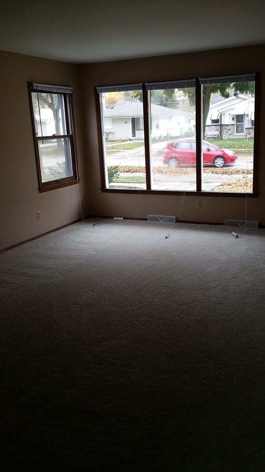 6754 N 51st St - Photo 2 of 14