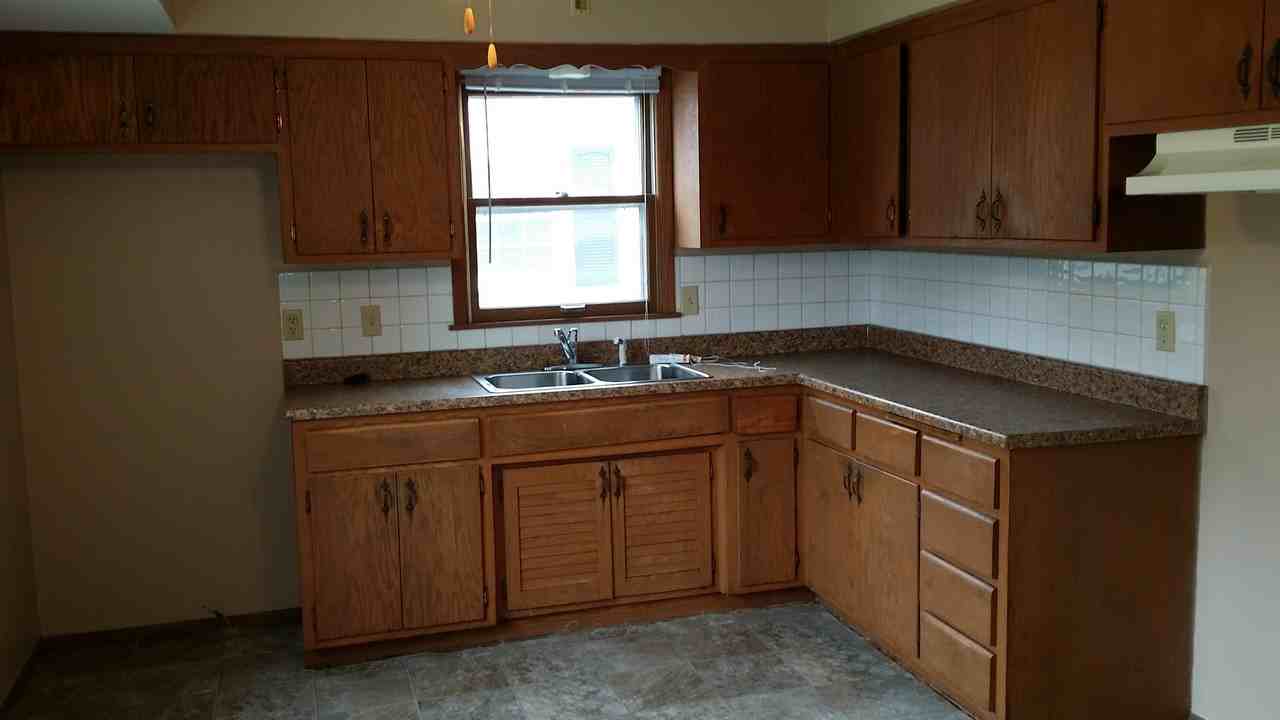 6754 N 51st St - Photo 3 of 14