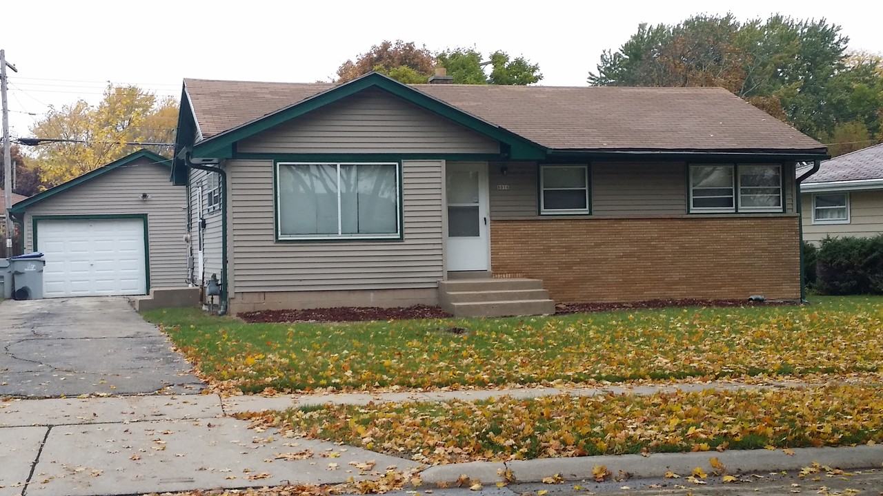 8016 W Lynmar Terrace - Photo 2 of 19