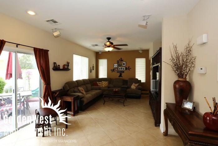 10910 Sadlers Wells St - Photo 2 of 8