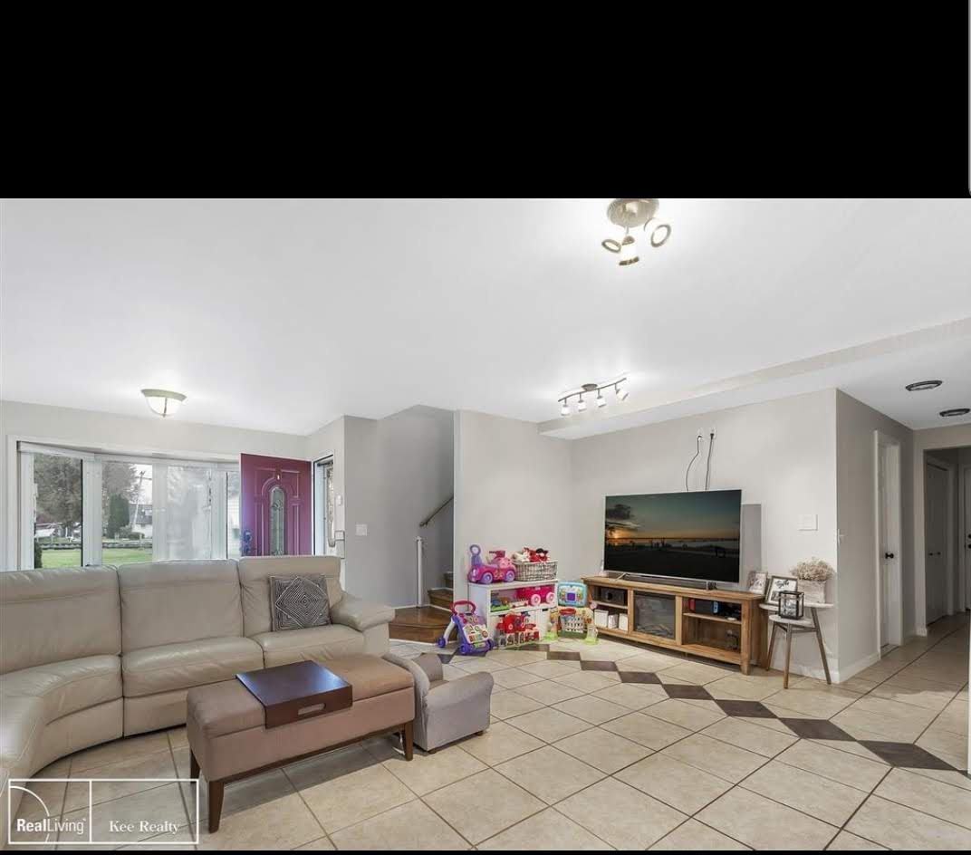 7860 Vernier Ln - Photo 2 of 23