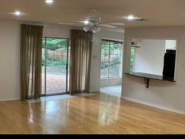 114 Oak Dr - Photo 3 of 9