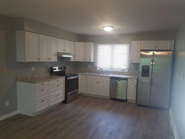 2208 State St - Photo 2 of 3