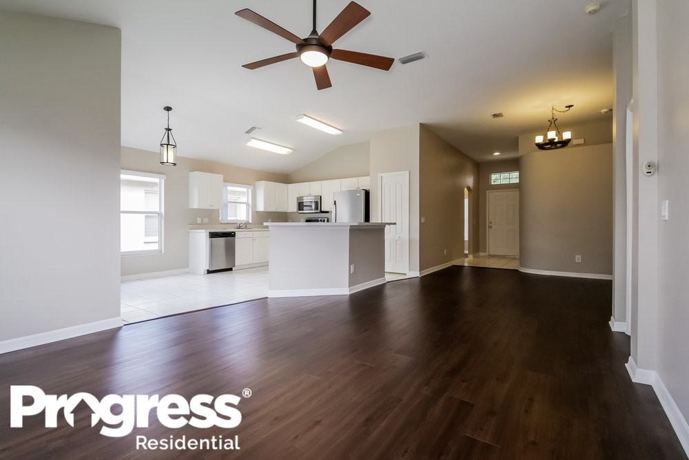 9801 Laurel Ledge Dr - Photo 2 of 15