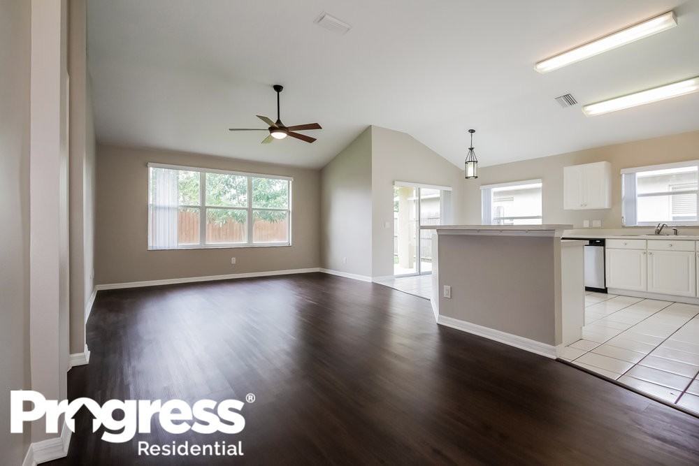 9801 Laurel Ledge Dr - Photo 3 of 15