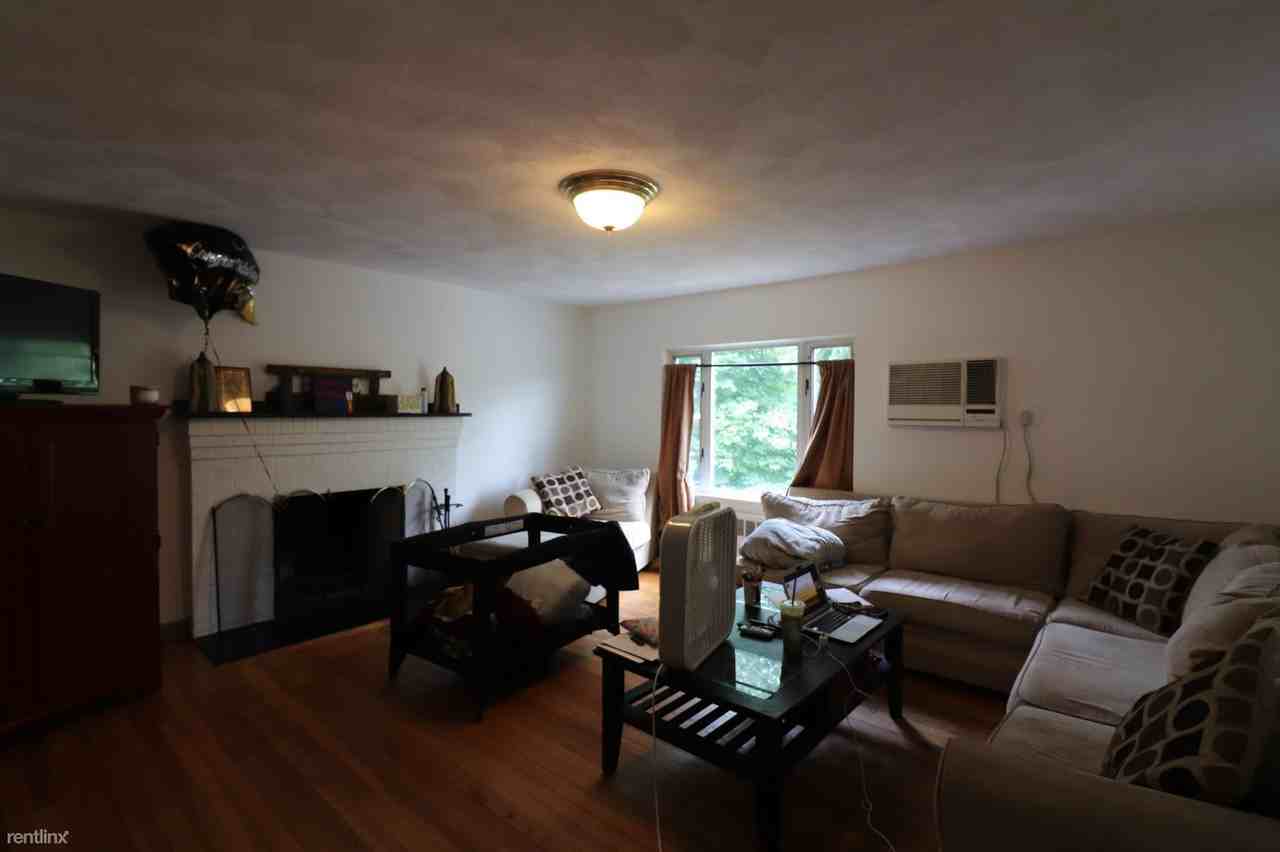 744 Boylston St - Photo 3 of 14