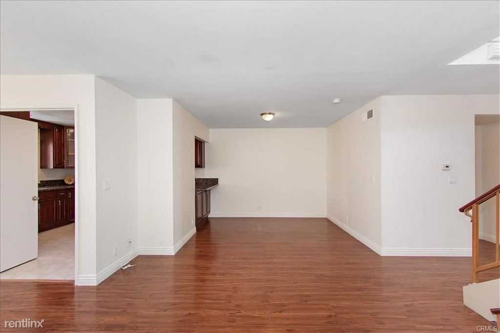 28129 Ridgethorne Ct #34 - Photo 3 of 10