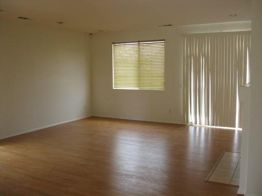 1303 W Avenue H 7 - Photo 3 of 12