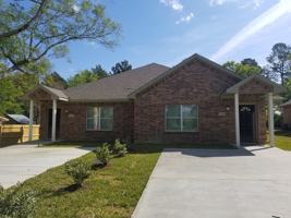 featured image of 711 Renfro Dr #B