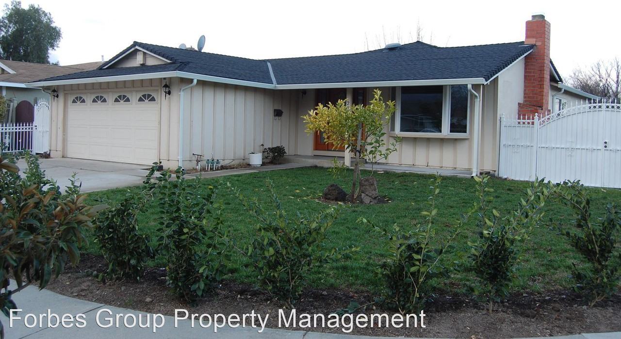 2779 Smithers Dr - Photo 2 of 11