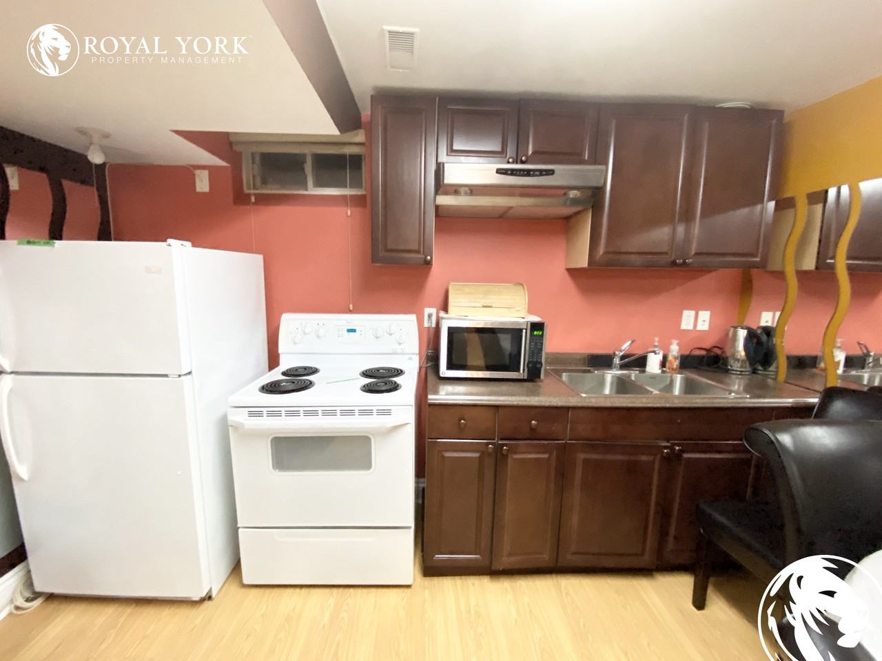 620 2-620 Madame Street - Photo 3 of 12