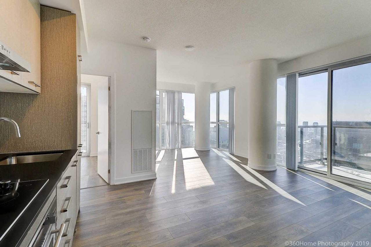 87 Peter Street #3902 - Photo 2 of 17