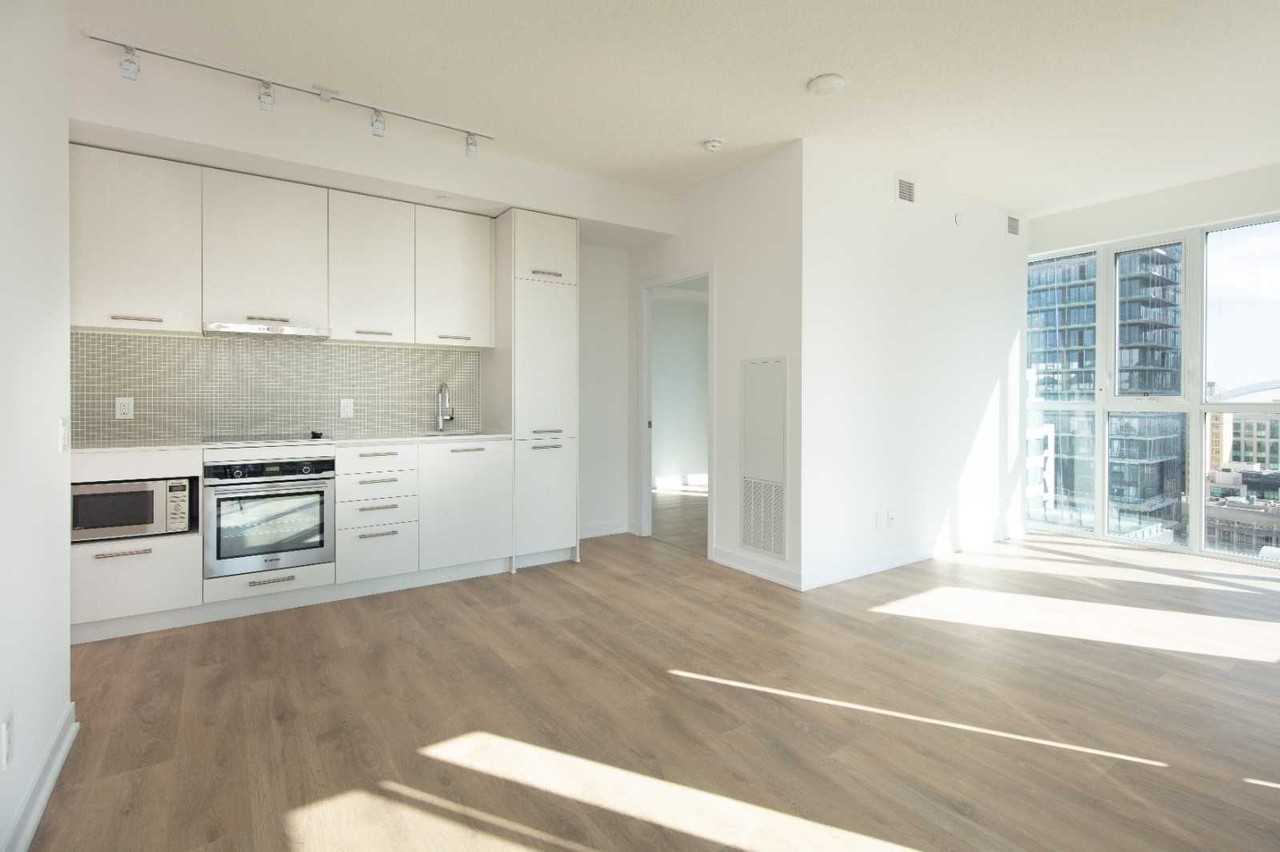87 Peter Street #3902 - Photo 3 of 17