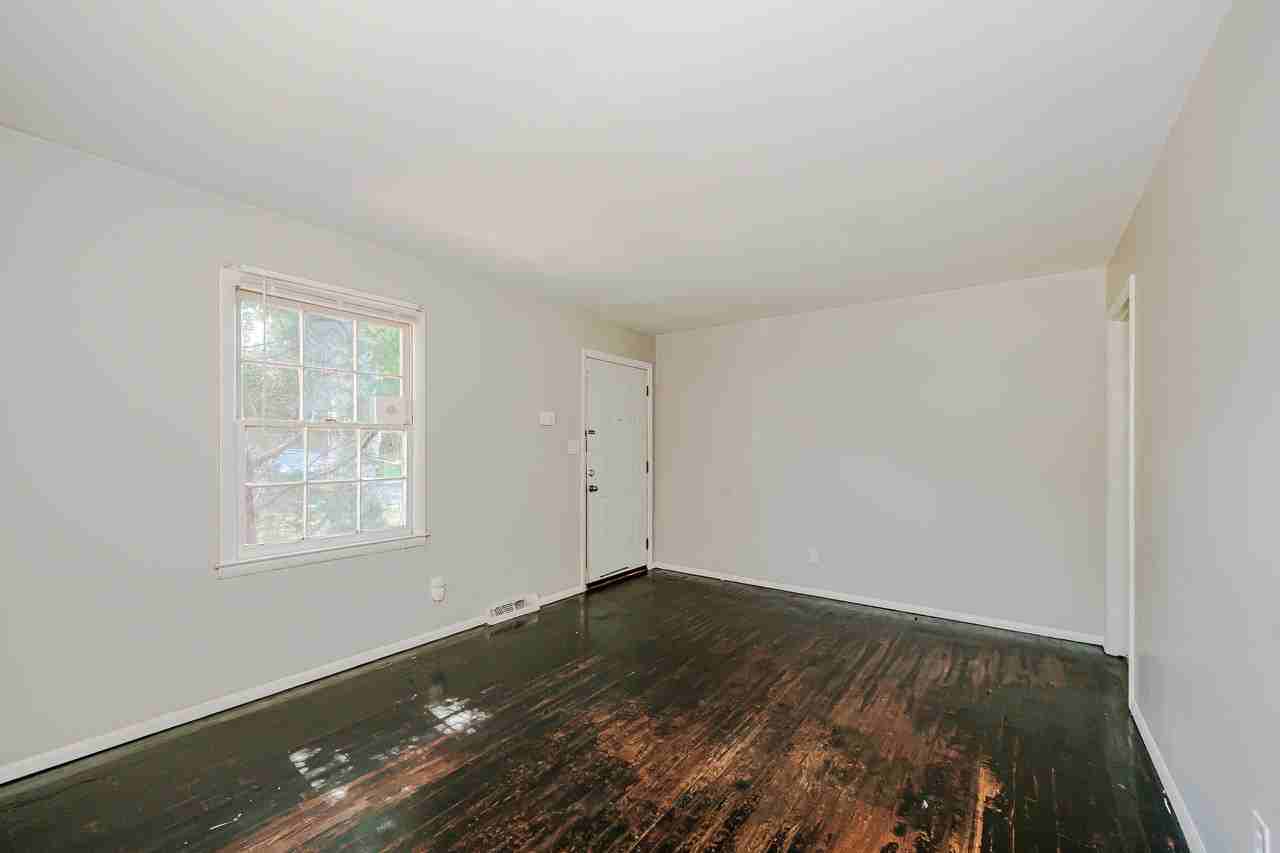 6151 Spring Garden Ln - Photo 2 of 28