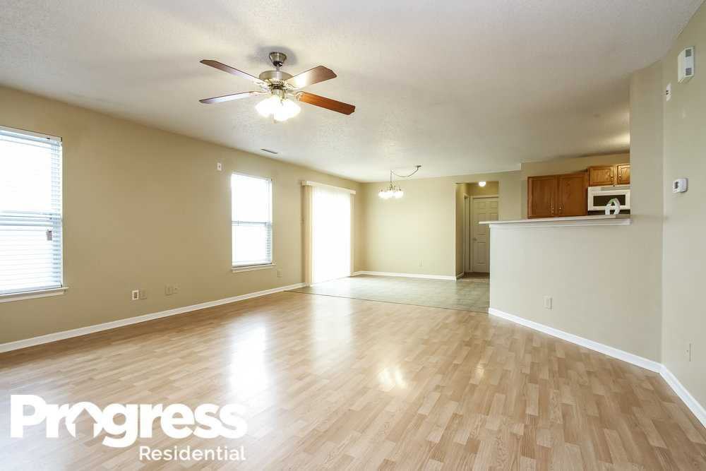 929 Harbon Dr - Photo 2 of 20