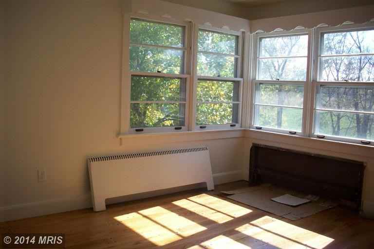 235 Middle Spring Rd - Photo 3 of 18