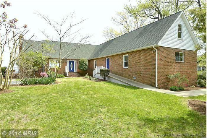 1359 Oak Ave - Photo 2 of 23