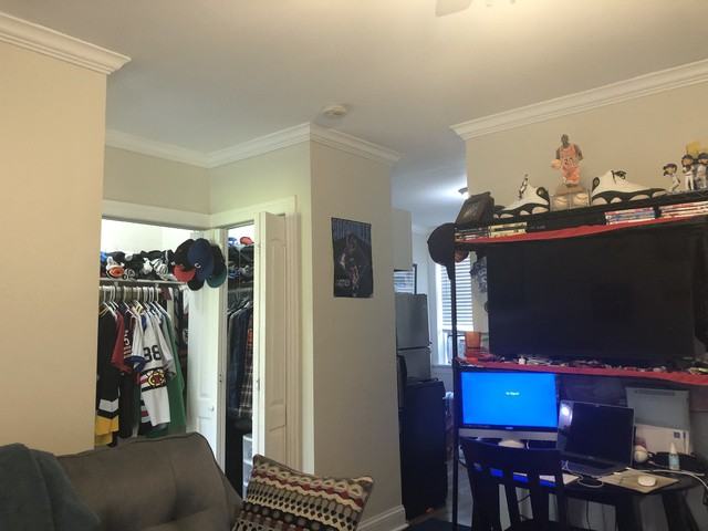 2537 N Seminary Ave #2 - Photo 3 of 16