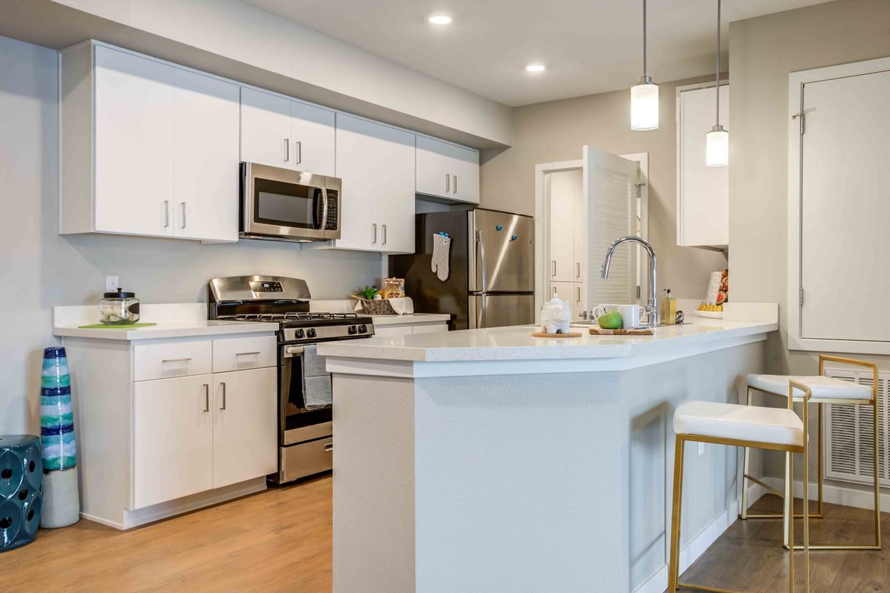 675 Marina Gateway Drive - Photo 2 of 21