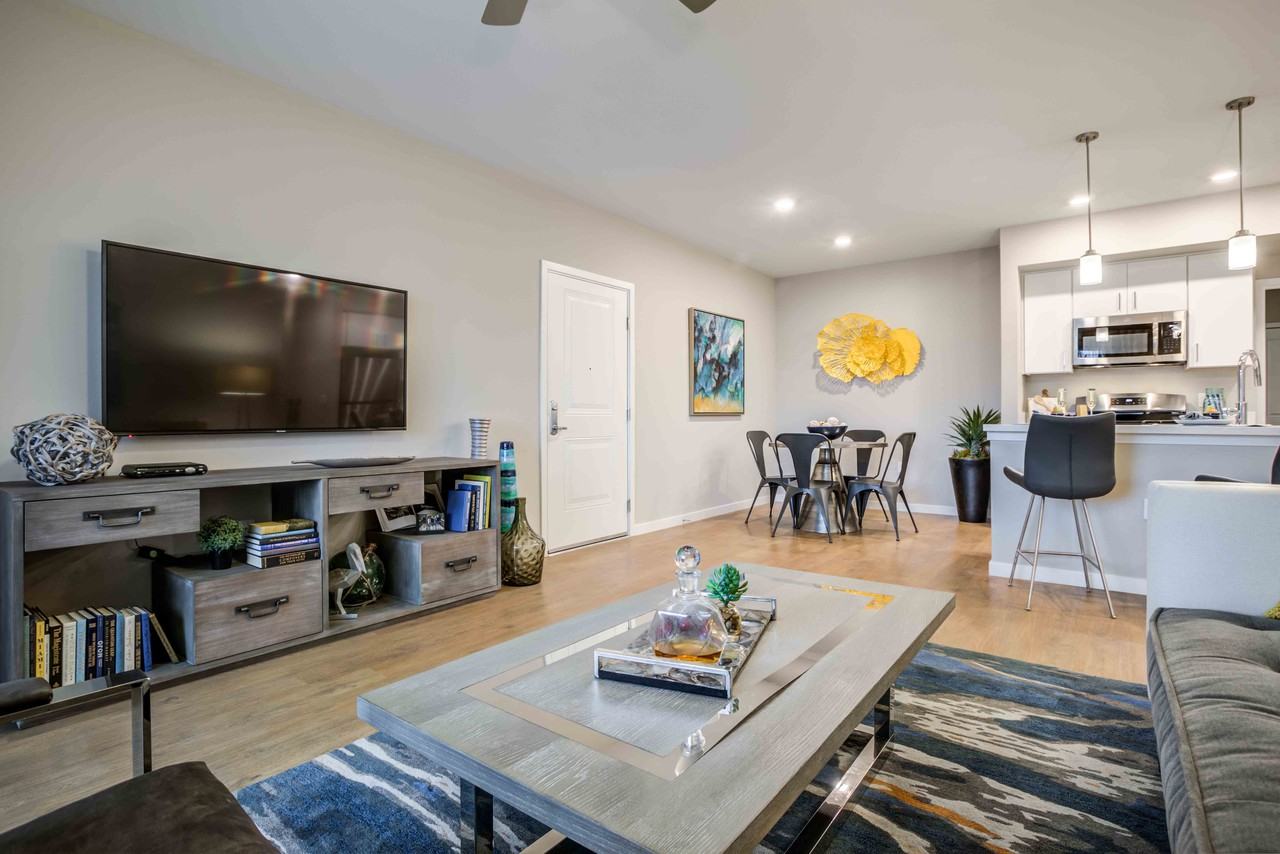 675 Marina Gateway Drive - Photo 3 of 21