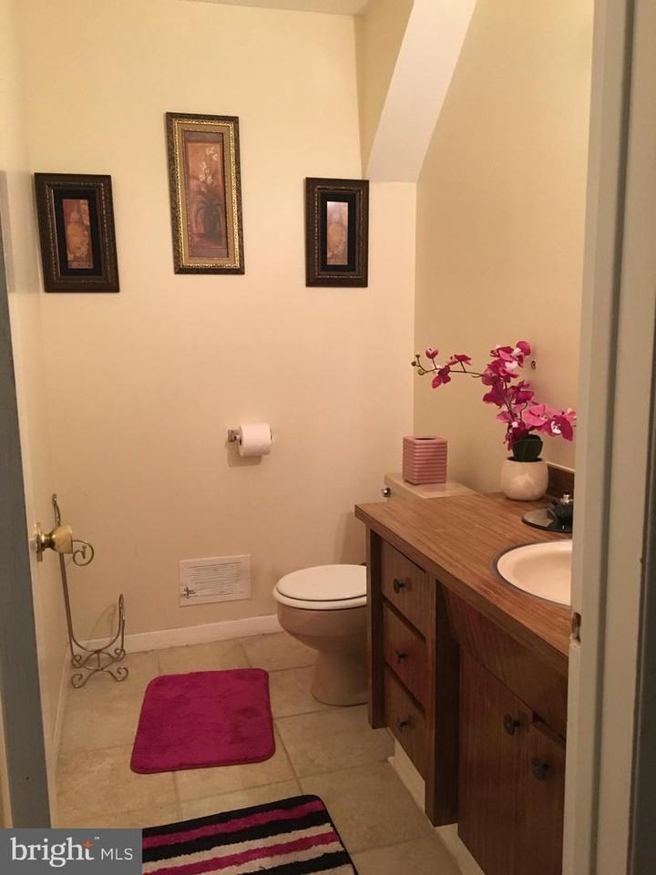 45 Colonial Lake Dr - Photo 3 of 11