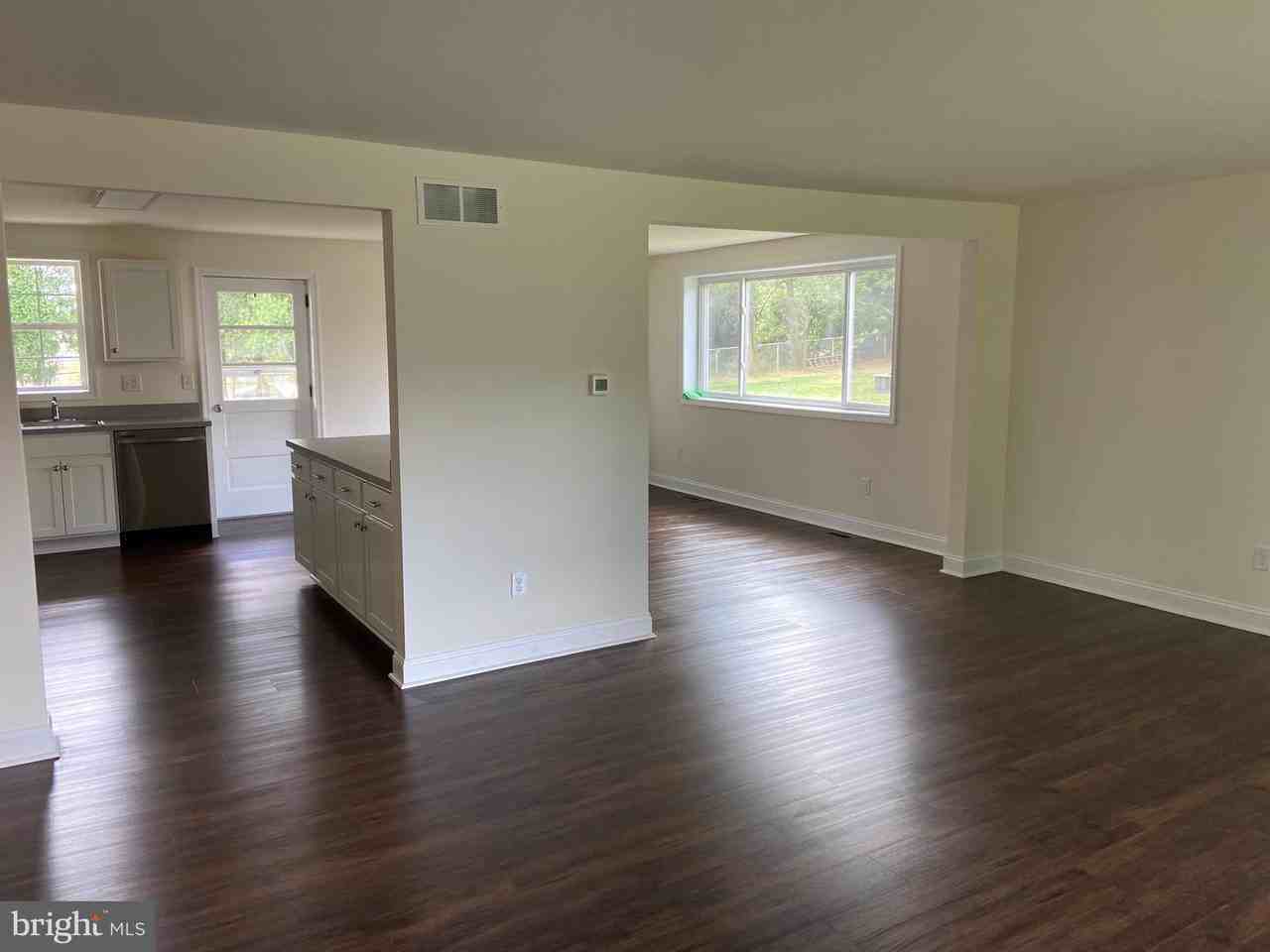 121 Cypress Dr - Photo 3 of 20