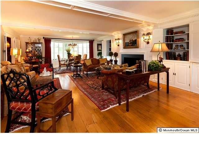 911 Middletown Lincroft Rd - Photo 2 of 22