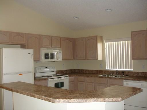 15943 Heron Hill St - Photo 3 of 11