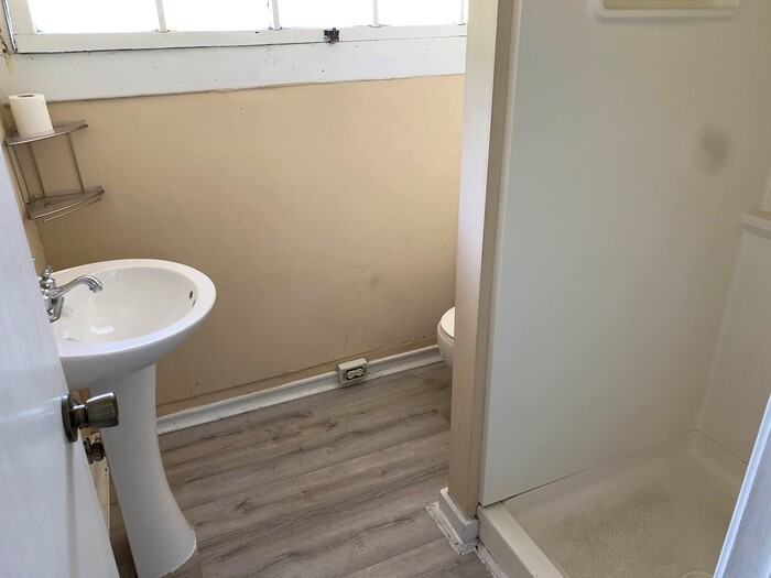 1312 Maple St - Photo 2 of 17