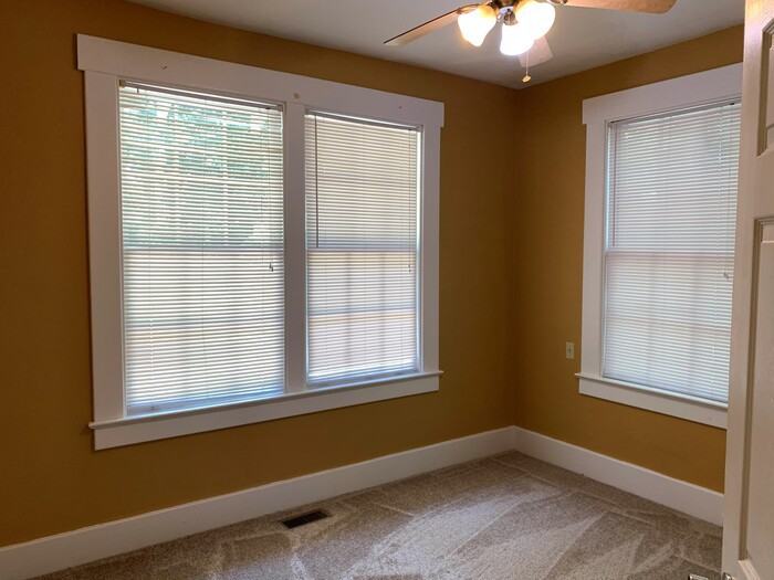 1312 Maple St - Photo 3 of 17