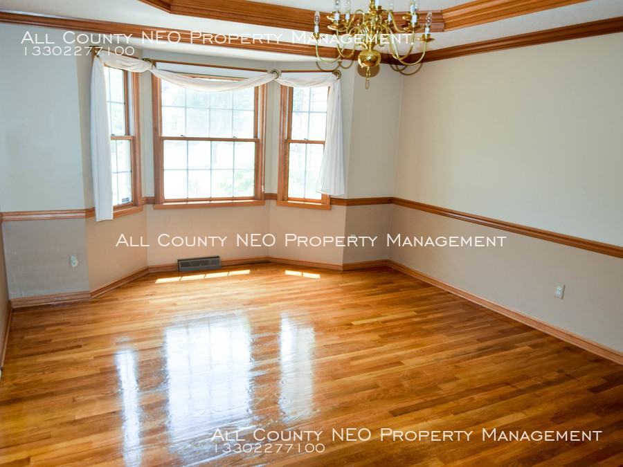 623 Scenic Ln - Photo 2 of 21