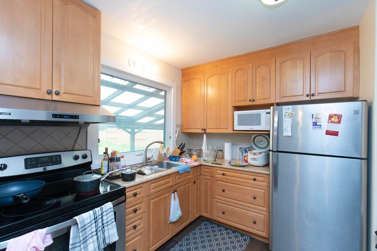 9707 149 Street - Photo 3 of 11