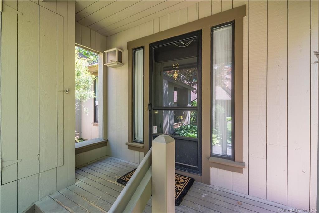 22 Byron Dr - Photo 3 of 38