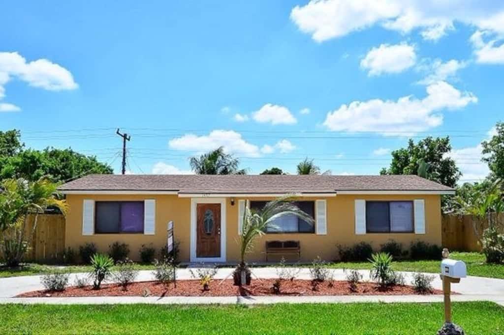 1407 Fernlea Dr, West Palm Beach, FL 33417 4 Bedroom House for 1,979
