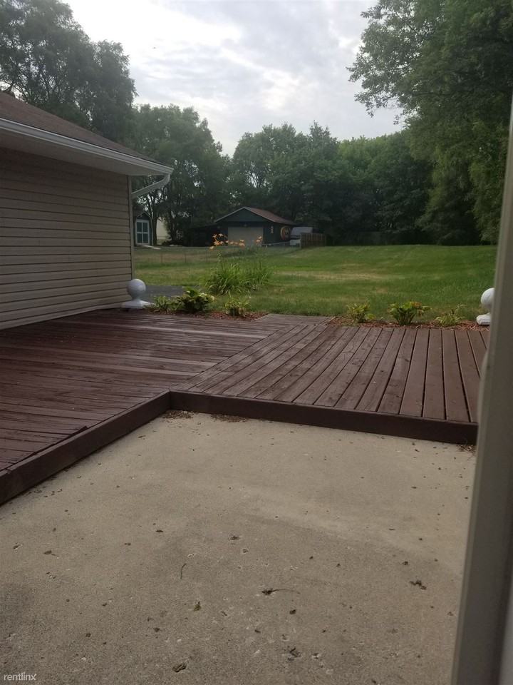 3030 Mann Rd - Photo 3 of 15