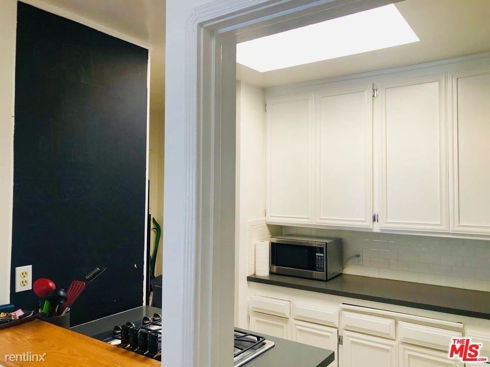 2809 Ocean Ave - Photo 3 of 8