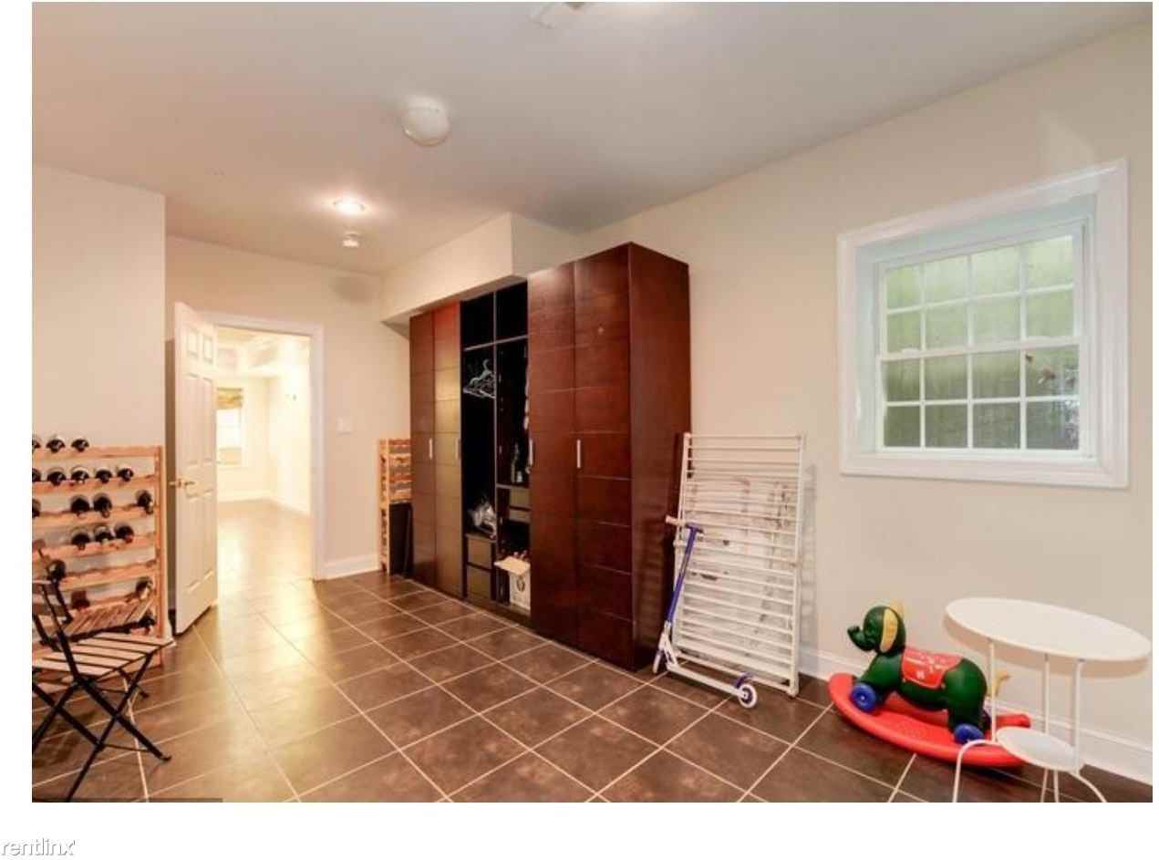 6409 Macarthur Blvd - Photo 2 of 19