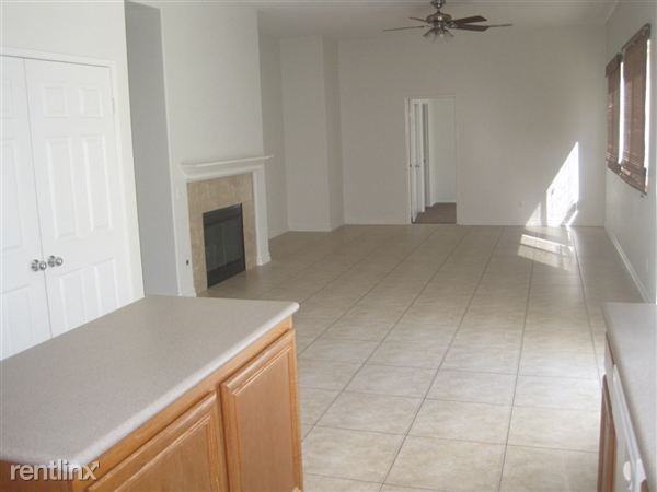 12115 Brianwood Dr - Photo 3 of 18