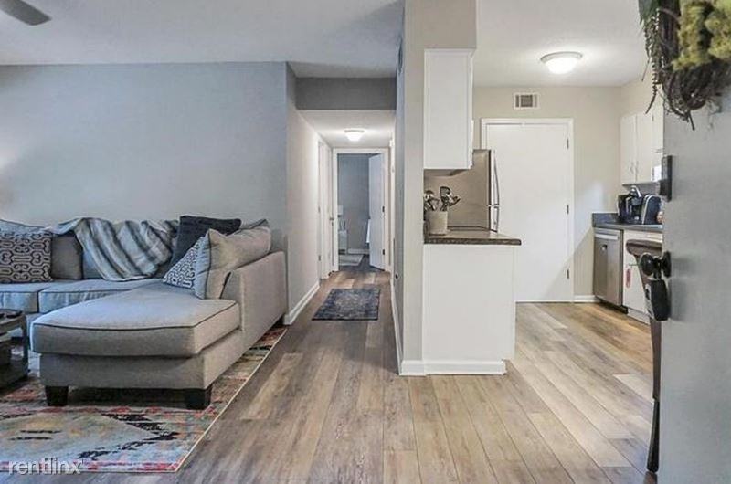 1402 Camp Road 9f - Photo 3 of 17