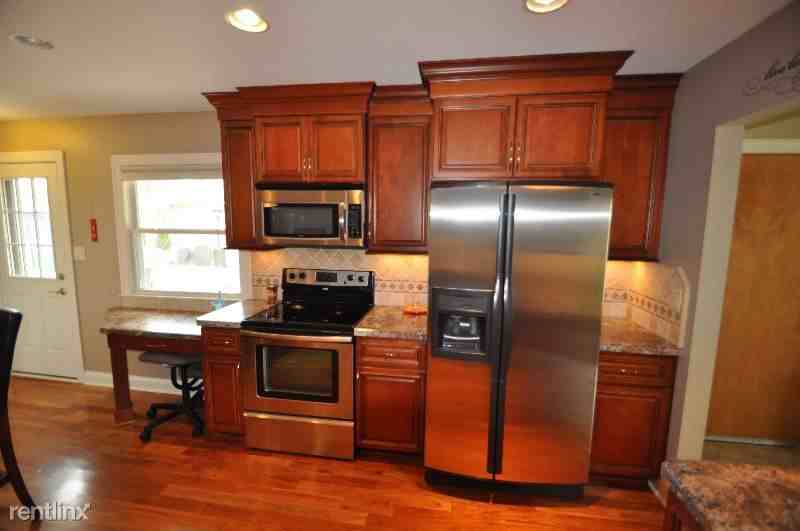 7422 W Crawford Ave - Photo 2 of 10