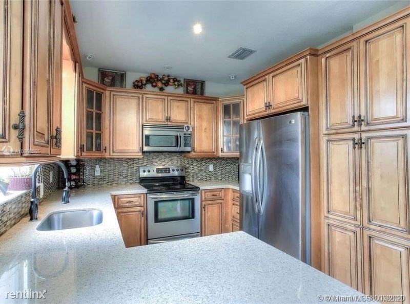 12505 Sw 124th Ter 1 - Photo 2 of 3