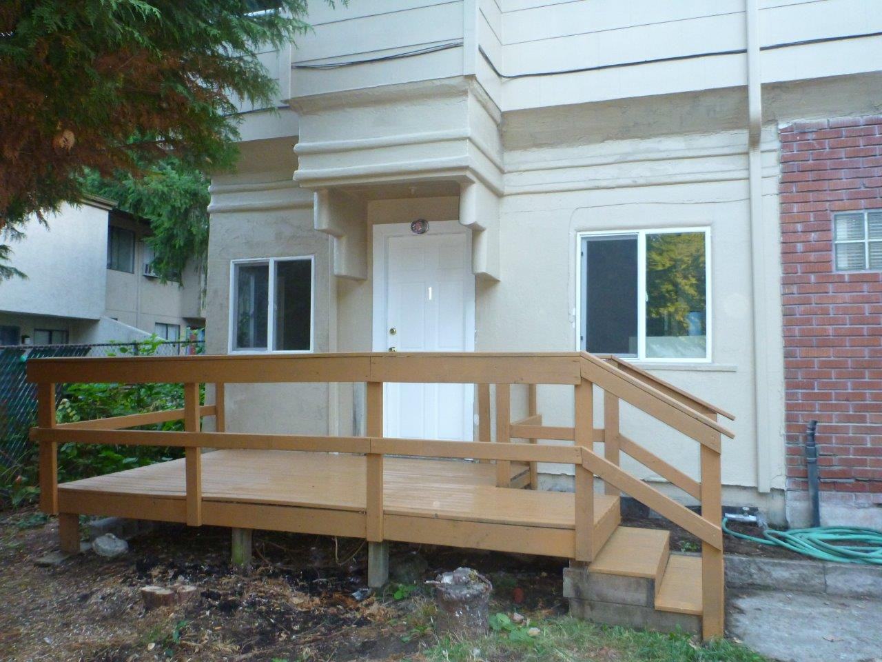 133 Marion Ave - Photo 3 of 7