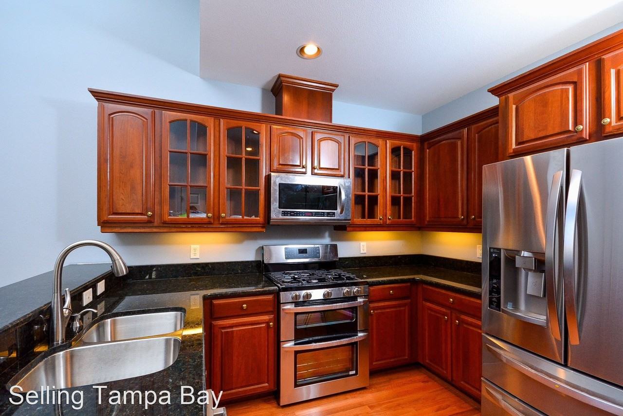 311 Inner Harbour Cir - Photo 2 of 20