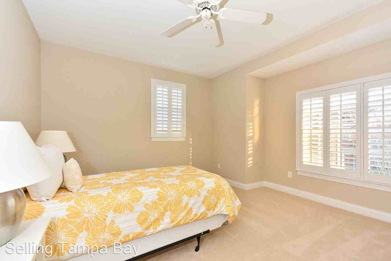 311 Inner Harbour Cir - Photo 3 of 20