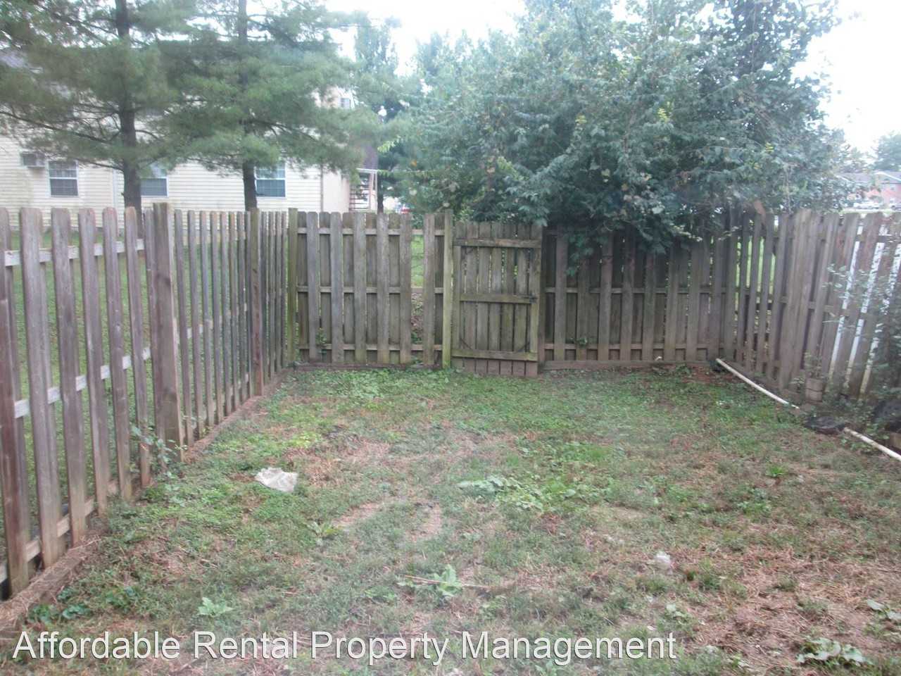 1874 Abbey Ln - Photo 3 of 19