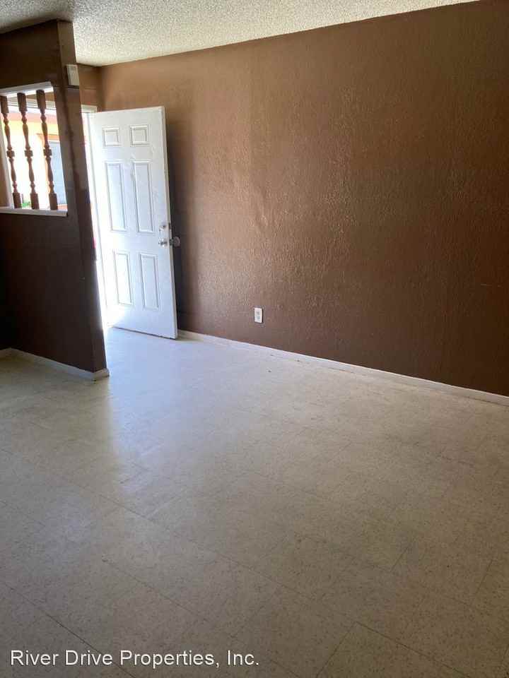 2553 Glen Ave - Photo 2 of 5