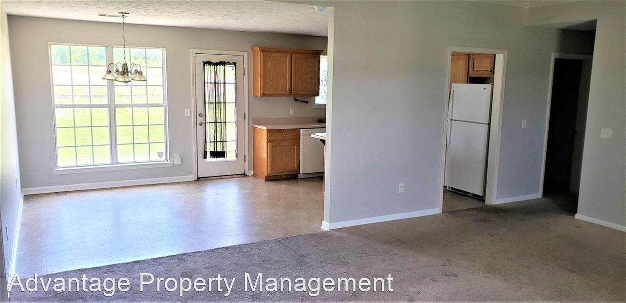 2365 Dahlia - Photo 3 of 7