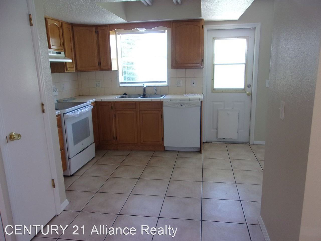 26484 Wakefield Dr - Photo 2 of 13