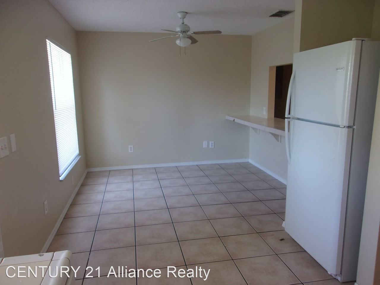 26484 Wakefield Dr - Photo 3 of 13