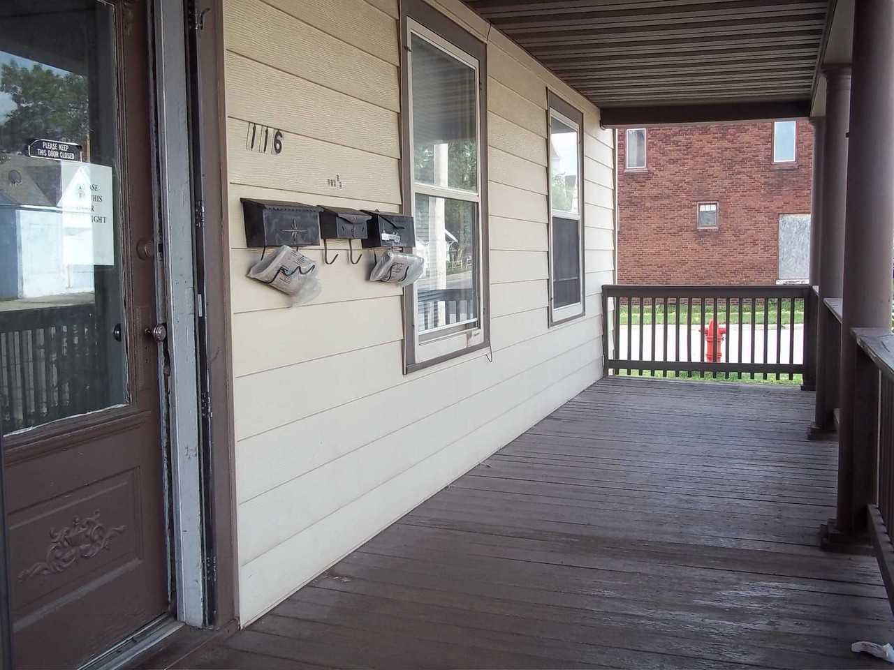 114 1/2 1st Ave Sw - Photo 3 of 10